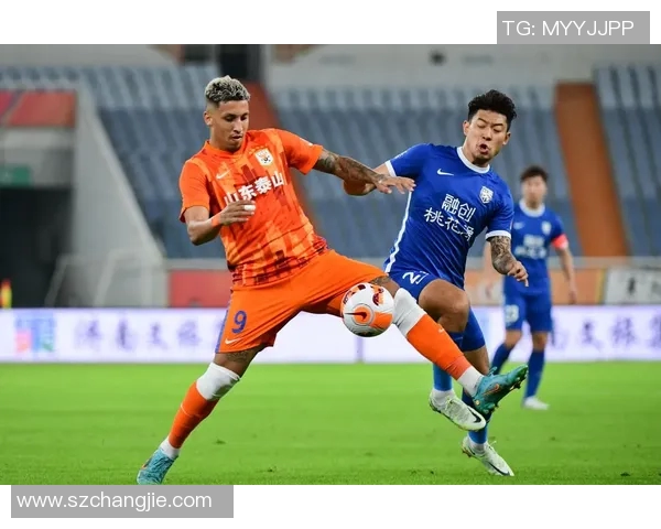 中国与卡塔尔足球友谊赛激战正酣双方互交白卷零比零平局收场