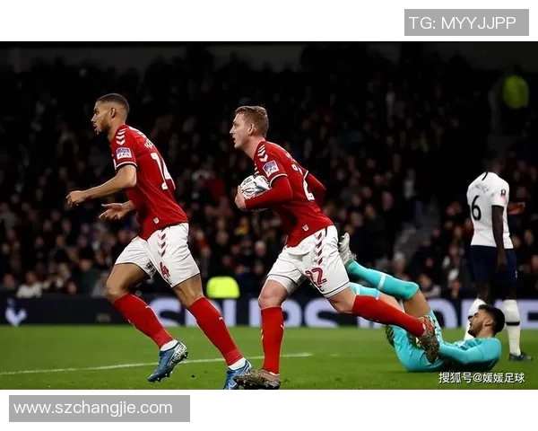 瓦朗谢与亚眠的激烈对决解析及比赛前瞻展望